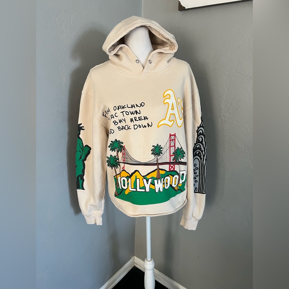HOMME + FEMME Graphic Hoodie with California Theme size S